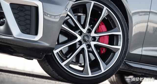 「奥迪A4L」30万的价格,却拥有50万的性能,80万的格调,这车完美诠释“越级”