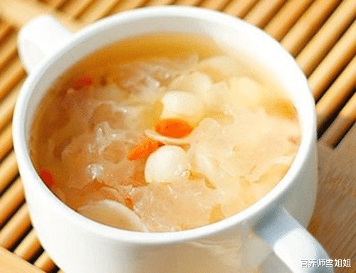 『排毒』吸烟的人,食二白,饮三水,谨记“四句话”,清肺排毒,更健康