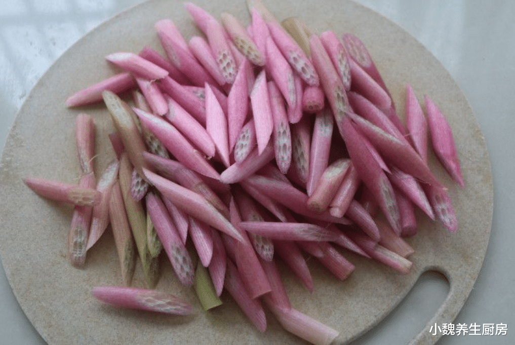 食盐|这菜是天然“清肠高手”，每天炒一盘，清肠解油腻，体重悄悄降