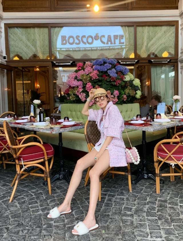 「香奈儿」女版王思聪！31岁富婆一件衣服100万，遍地土味奢侈品就像摆地摊