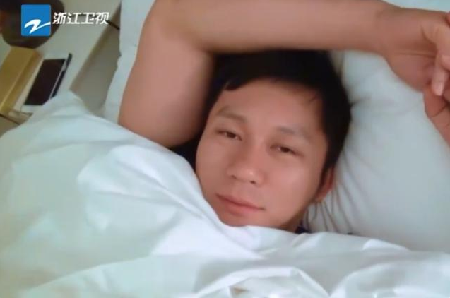 奔跑吧兄弟|有种“整容”叫跑男团素颜，baby热巴太真实，看到蔡徐坤我酸了