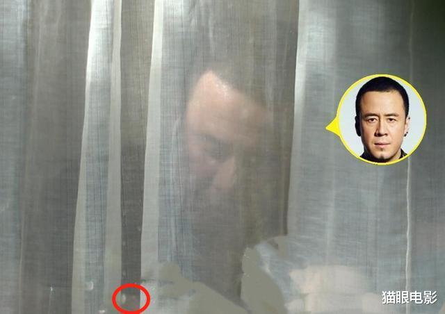 『杨坤』杨坤回应\刘德华不是歌手\，网友提醒其谨言慎行，多次室内吸烟