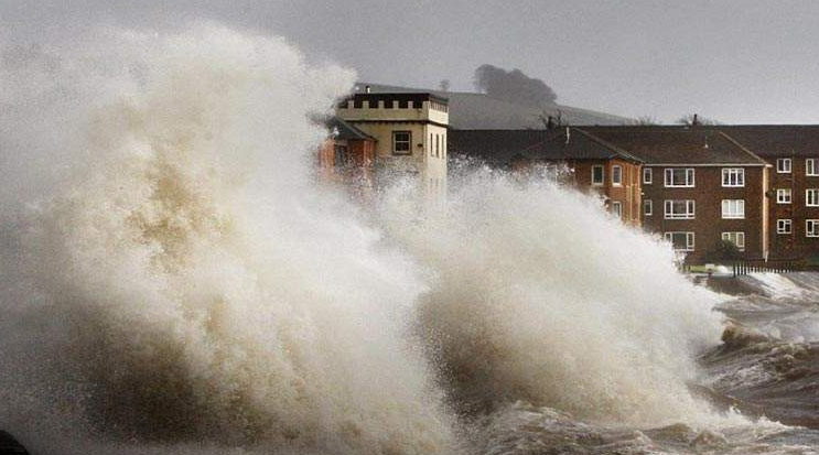 美国|人祸未平又遇天灾!美国人做梦都没想到,这次灾难来得如此之快