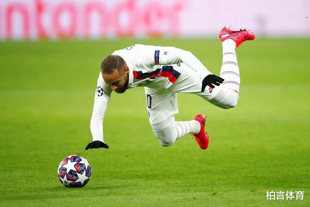 巴塞罗那：使坏！曝曼联皇马突然争抢1亿巨星，巴萨1昏招玩蒙自己