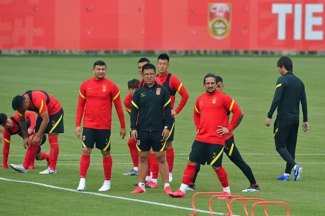 国足@中午12点，国足再获重大喜讯！两位金靴级归化射手8月将被李铁征召