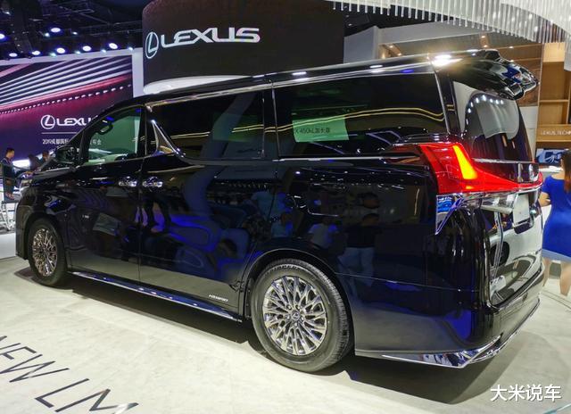 雷克萨斯lm|日系王牌终于放下尊严！新车连跌40万，后排比床舒服，国人抢疯了