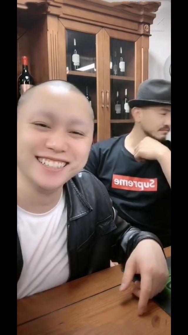 【武僧一龙】武僧一龙金钟罩面对严酷挑战！铁砂掌大师要痛揍一龙，教一龙做人