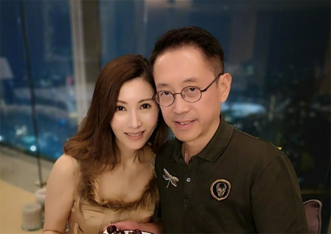 豪门|最美港姐嫁千亿富豪不想生娃，婆婆一句话让她妥协，41岁高龄产子
