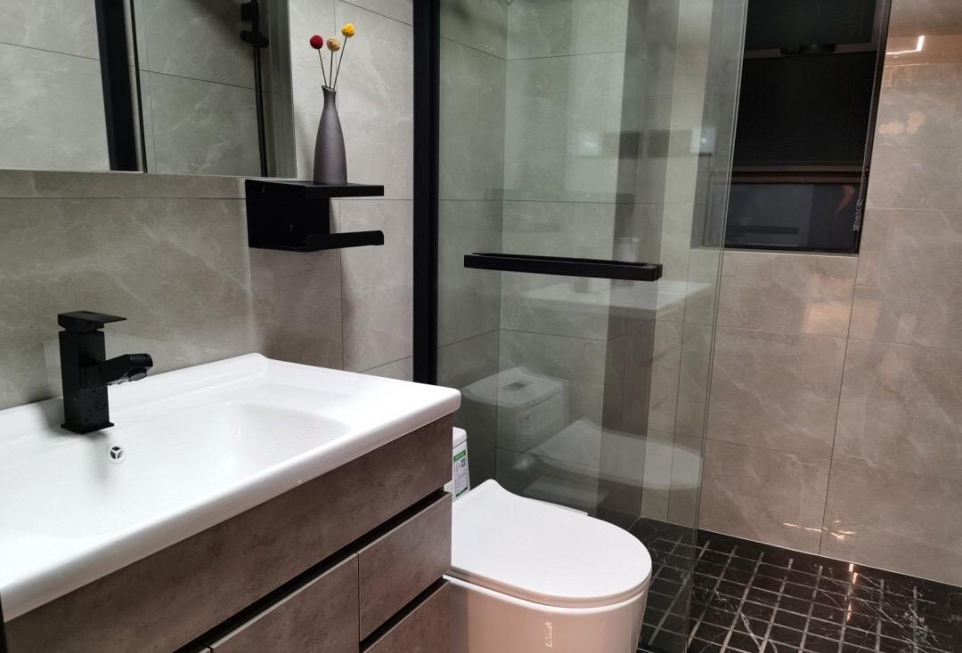 |110平现代简约风格,全屋无主灯的效果很舒适,不要电视柜真机智