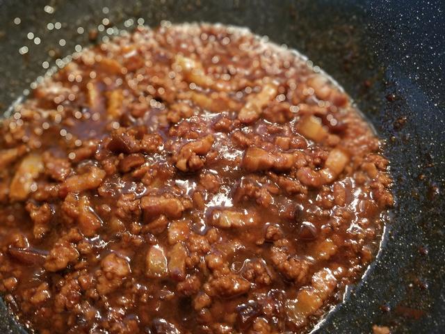 「食材」卤肉时最忌放“此物”，10人7个错用“它”，难怪肉不香还很臭！