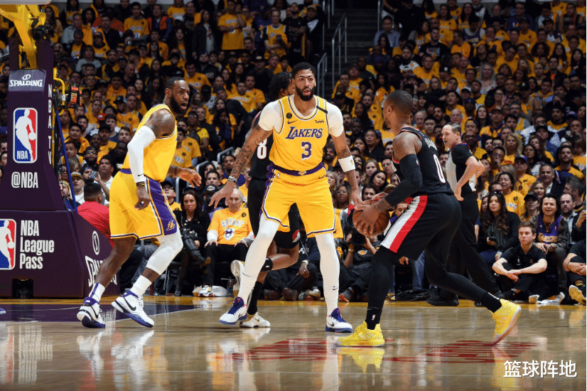 #达米恩·利拉德#霍华德顶不住！贝弗利暗讽詹姆斯，利拉德霸气回应，锡安堪比乔丹