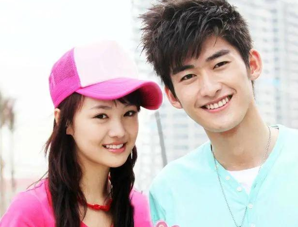 郑爽|张翰评论区被围攻,粉丝让其帮帮郑爽还激动喊话:来场世纪大复合