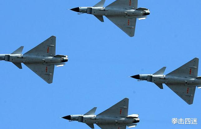 『歼-20』中国“鬼鸟”战机试飞成功，战力远超美军F22，五角大楼害怕了！