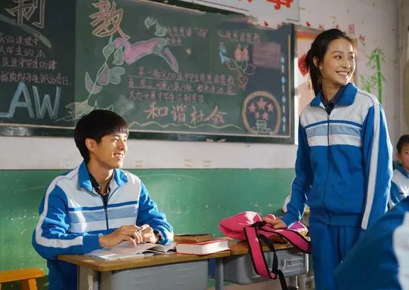 [安家]难怪看《安家》朱闪闪眼熟，原来刘昊然“同桌”就是她，变化太大