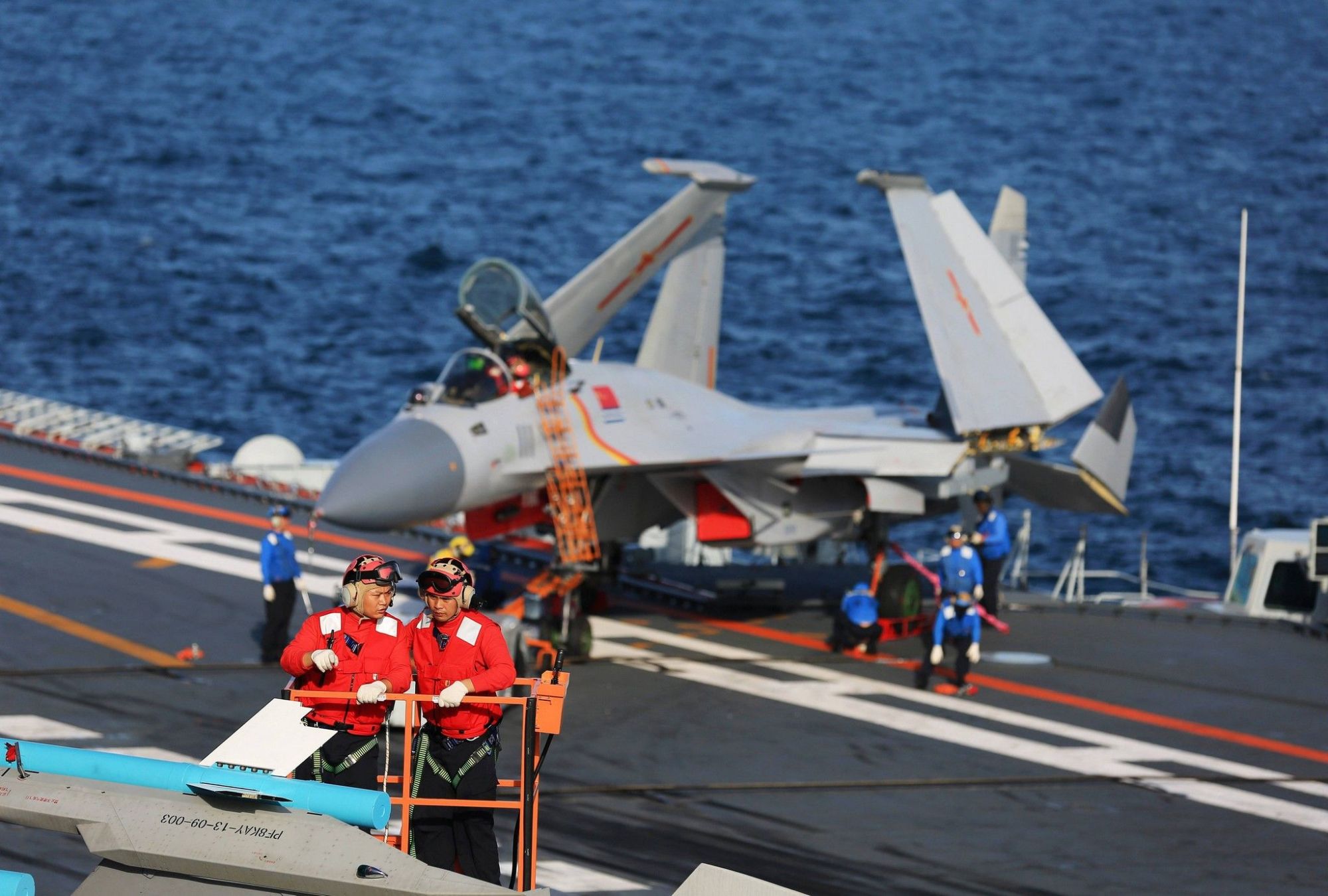 #舰载机#中国斥资打造“水泥航母”,遭西方国家嘲笑,如今却开始纷纷效仿