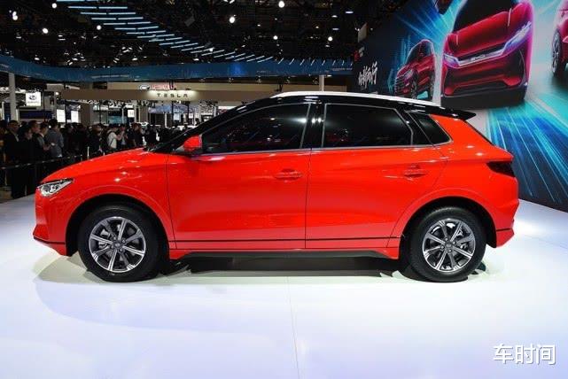 比亚迪：比亚迪又火了，更换全新车标，关键0油耗，特斯拉慌了