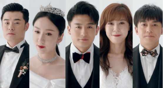 「硅胶」她至今否认整容失败，31岁已满脸硅胶，形同“面瘫脸”