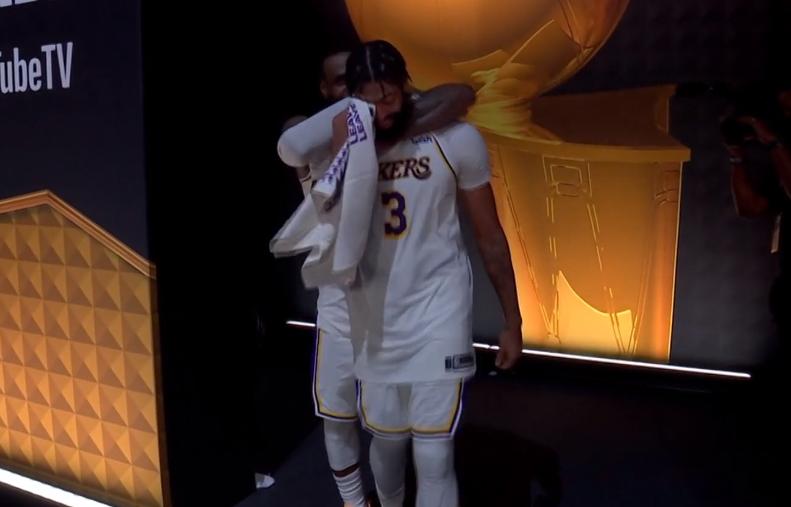 湖人队|湖人夺冠后，霍华德发声自嘲，戴维斯谈未来规划，小莫盛赞湖人