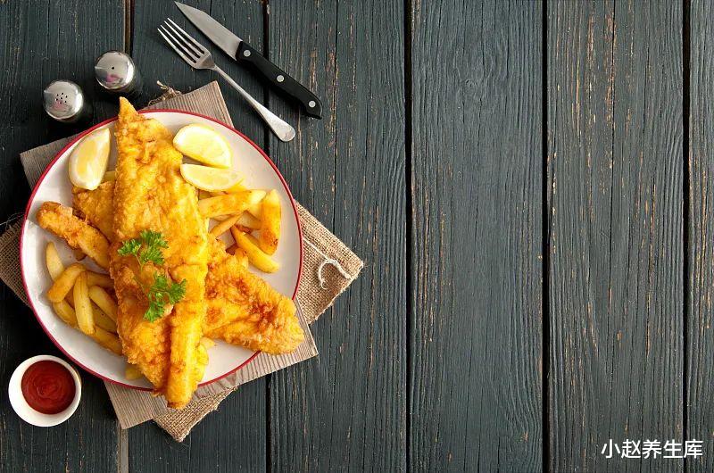 「高血压」脑血管堵塞时,“手脚”会有3种表现,哪怕占一个,也去检查一下