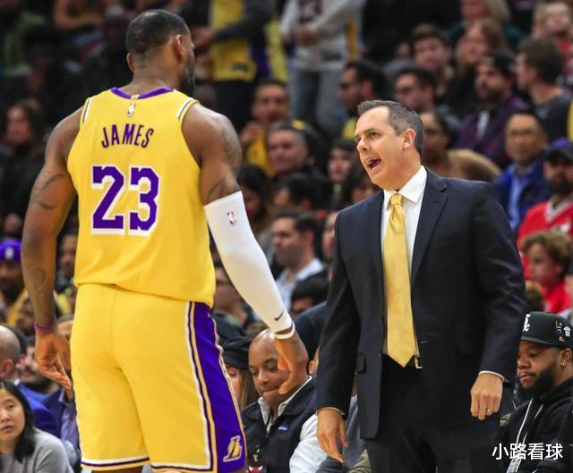 弗兰克·沃格尔|满级号有多爽？沃格尔1年赢里弗斯7年，小卡哪来的自信要湖人交易詹皇