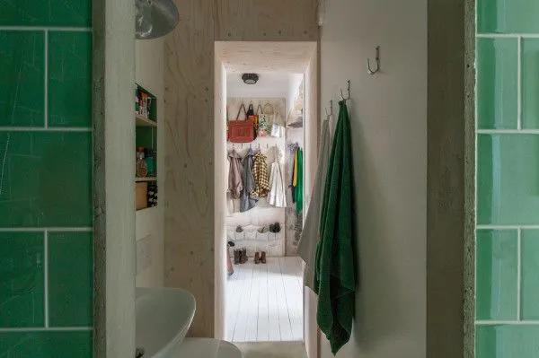 『』36平方仓库改造单身公寓，墙都没怎么刷，公寓家具搭配的好