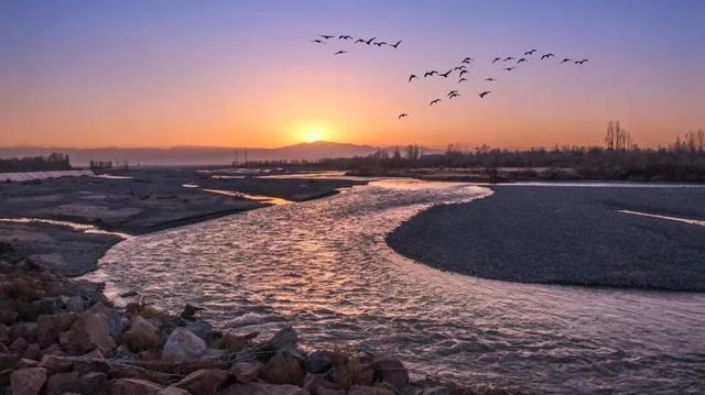 「甘肃」走完这个省，你就相当于看遍了大半个中国