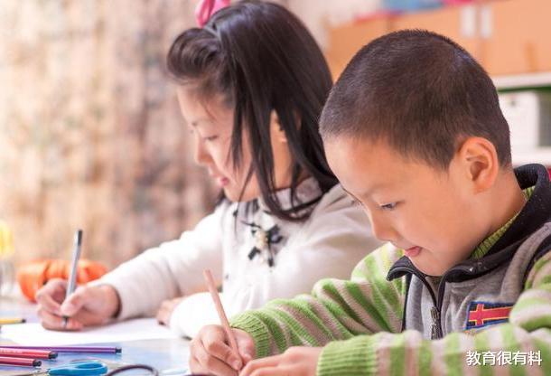 数学|6÷2(1+2)=？英国网友“吵翻了”，究竟等于9还是1？