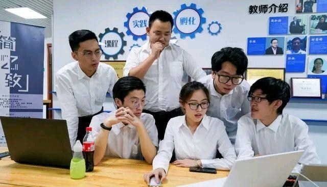 |高职高专志愿填报进行时，选择这三类院校，人生同样出彩