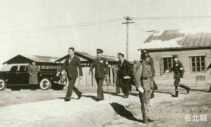 「八路军」伪军内讧能有多狠？借八路军的刀除掉友军，鬼子：中国的水太深