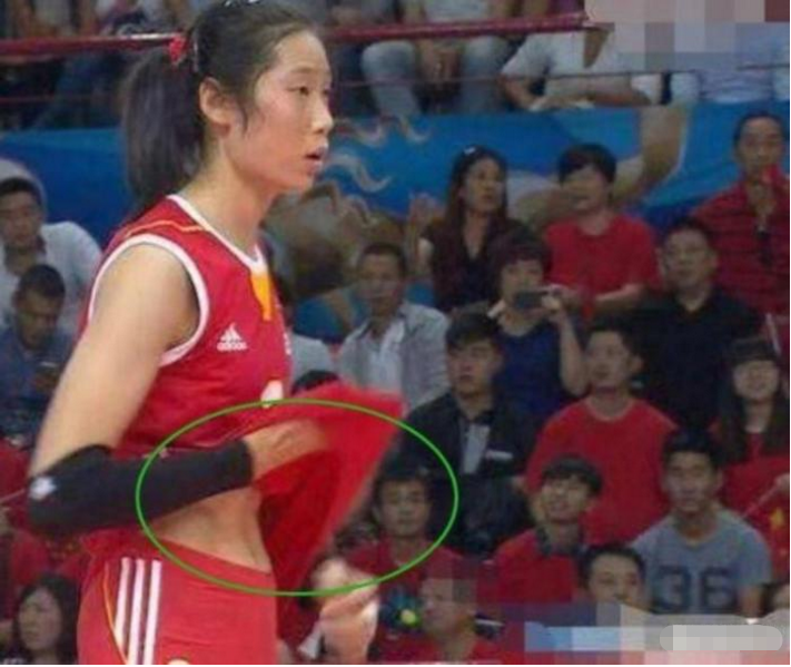 #女排#看了女排队长腹肌，男篮队长腹肌，国足队长腹肌，你有什么感想