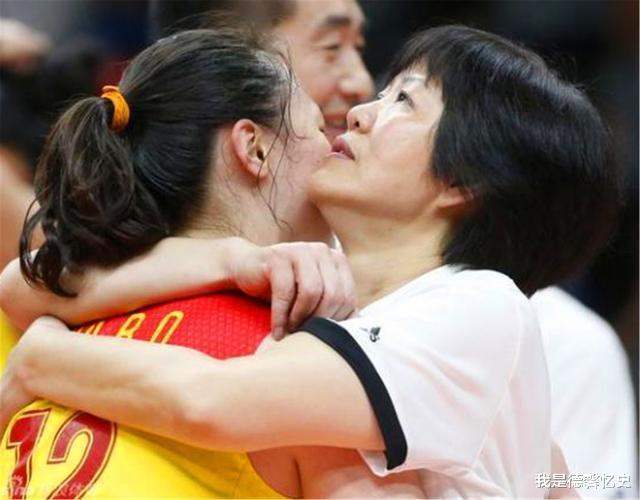 『郎平』天才女排队员不辞而别赴美深造,郎平哽咽发声,宣布她被永久除名