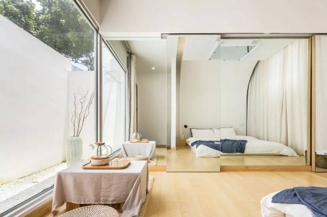 毛坯房|他因毛坯房改造火到了央视:家里什么都用白的,整个房子在发光!