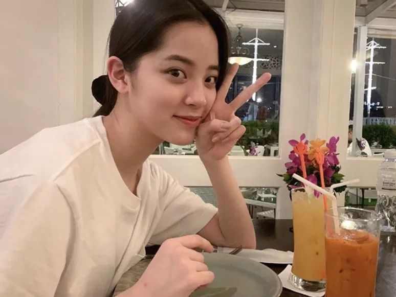 『穿衣搭配』云欣赏“宋妍霏们”最近穿了什么？