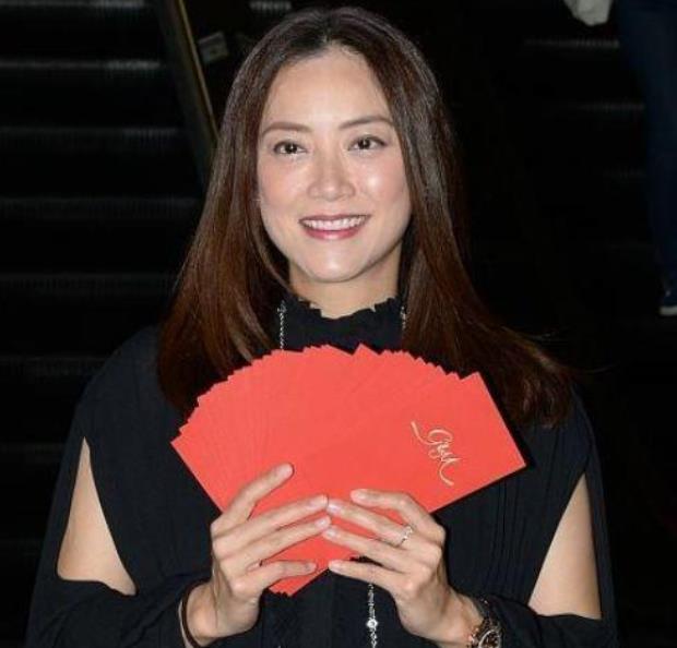谢霆锋|未婚生下一子，谢霆锋承诺要养她一辈子，如今她能撑起半个娱乐圈