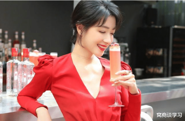 娱乐圈|她走红时突然怀孕,产子后半个娱乐圈都祝福她,孩子父亲成“谜”
