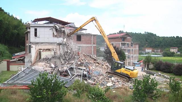 清朗天空|三明这栋“黑老大”的豪宅被依法强拆!