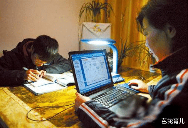 『考试』“1.2+6.8=8”被打叉,家长质问:哪错了?老师的回答堪称教科书