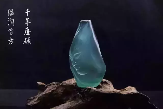 #翡翠#55克龙石种翡翠价值1500万,把玻璃种、帝王绿甩10条街!