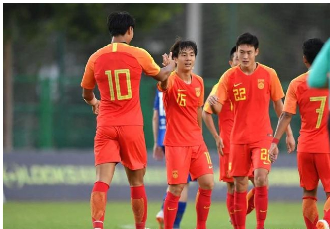 国青▲U19国青6名球员在集训期间外出饮酒，如何看待球员的行为？