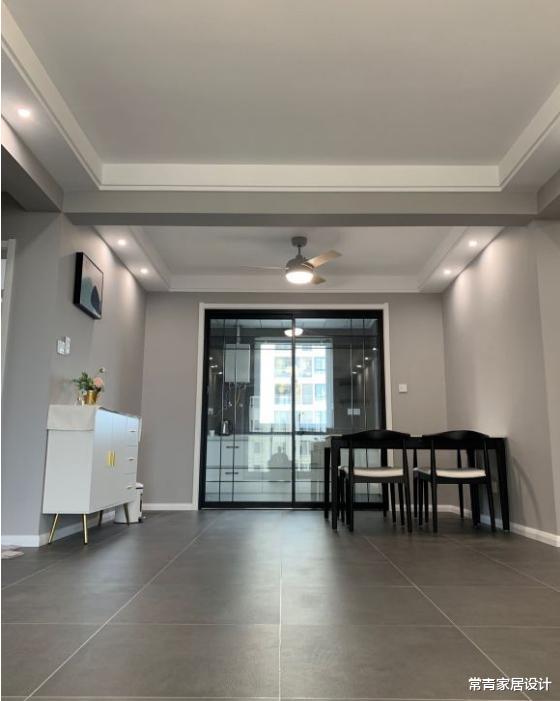 ：70㎡现代简约风，花费10万，全屋黑白灰，越看越有格调