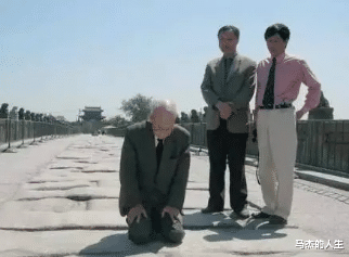 女孩|日本老兵回忆：我杀过人，但一个女孩对我说了13个字，从此我只放空qiang