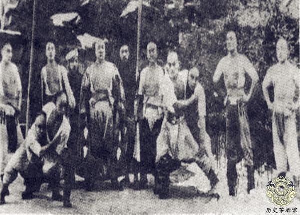 「高强」一组真实的大内侍卫老照片:个个虎背熊腰,武艺高强