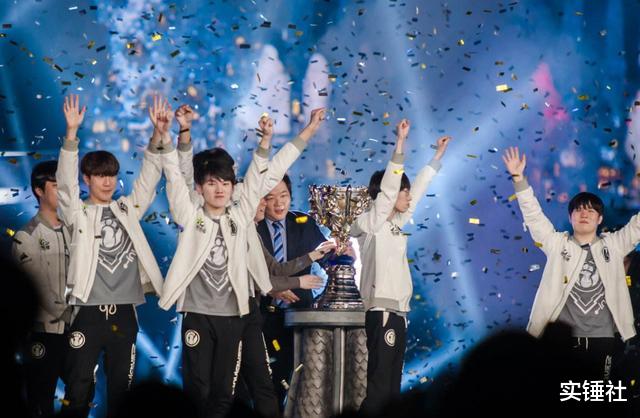 pdd|阿水暴打Deft上热搜,欧美被震撼狂喊Uzi附体!PDD谈JKL就是新神