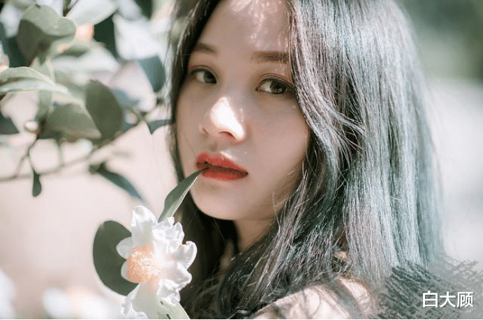 【双鱼座】2020年，桃花依旧，心未走远，三星座握手言和，一生恩爱相守