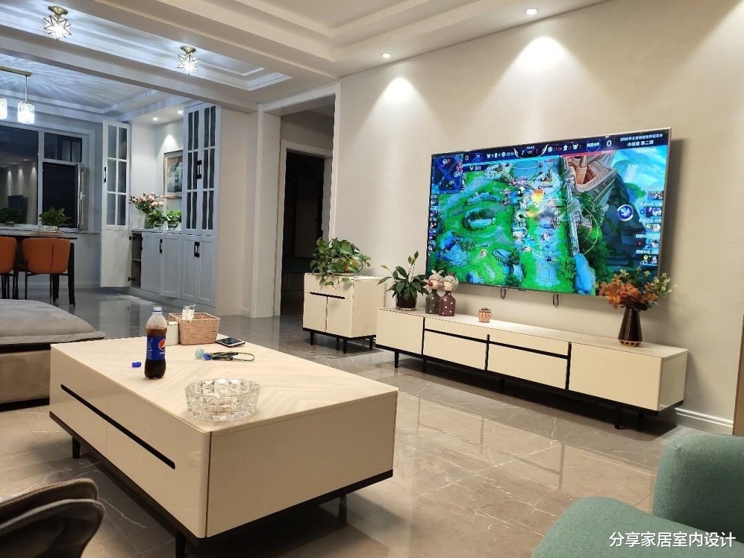 |她第一次装修，把三居室装成简约风，住起来真的太舒适啦！晒晒