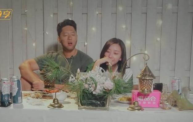 「唐一菲」带你看看凌潇肃唐一菲的豪宅，全屋都是红实木家具，装修宛如宫殿