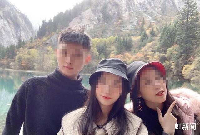 虹新闻|四川轿车坠江事件男子：拐弯处加速冲出路面，水流中想伸手救人