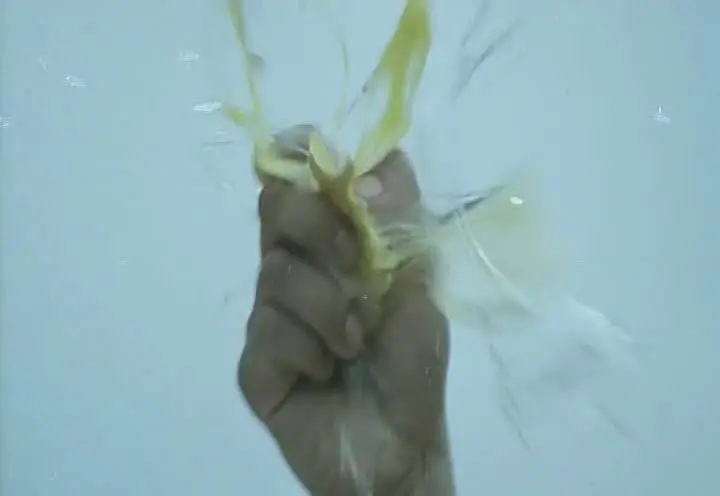 【鸡蛋】“香港电影教父”导演，集齐9位动作高手，捏碎鸡蛋片段记忆尤深