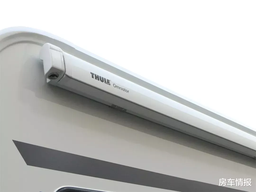 「铝合金」采用全铝车身的房车见过吗？车高不到3米全家都能玩，性价比挺高