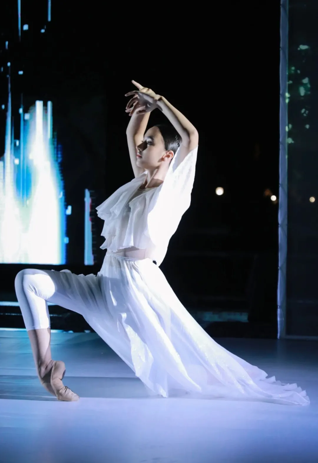 娇兰|不是星二代，她的背景却碾压所有人